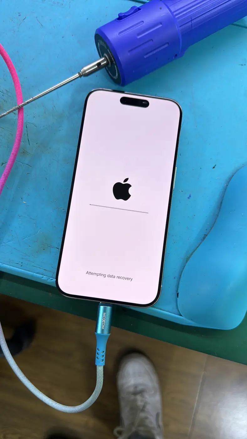 iPhone undergoing data recovery at Samara Cell